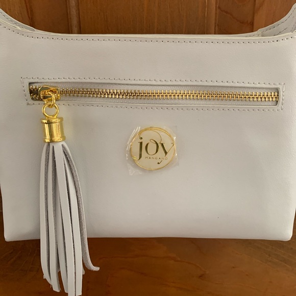 HourvashV's tweet photo. So good I had to share! Check out all the items I'm loving on @Poshmarkapp #poshmark #fashion #style #shopmycloset #polobyralphlauren #joymangano #topshop: https://t.co/bAbEE5FPJx https://t.co/T3Ro2ccCf9