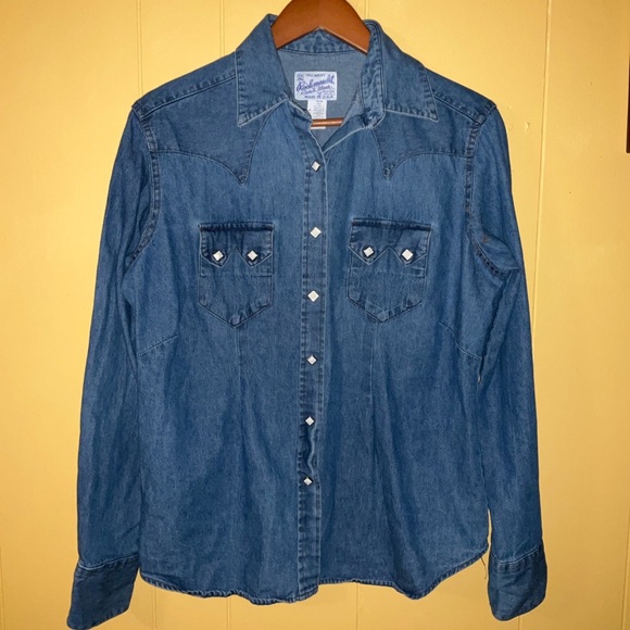 So good I had to share! Check out all the items I'm loving on <a href="/Poshmarkapp/">Poshmark</a> #poshmark #fashion #style #shopmycloset #evereve #maxjeans #vintage: posh.mk/PjPhL8lJvBb