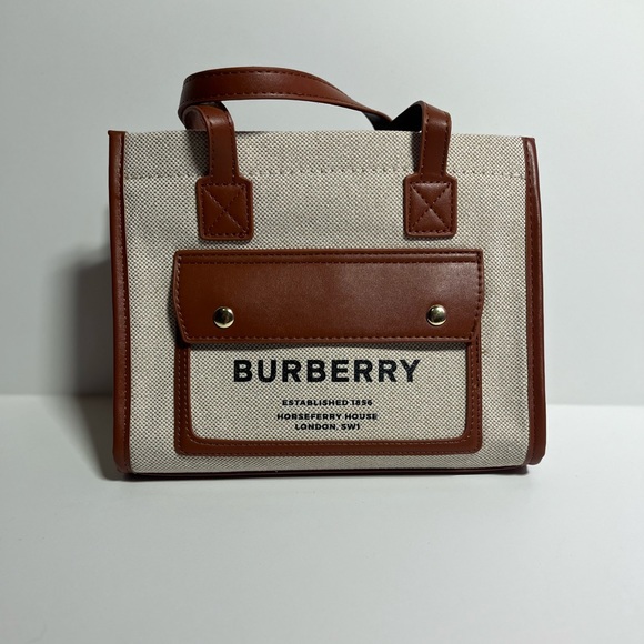 scrumble49's tweet photo. So good I had to share! Check out all the items I'm loving on @Poshmarkapp #poshmark #fashion #style #shopmycloset #coach #burberry: https://t.co/zsfd2P4L35 https://t.co/O53mq2gdmR