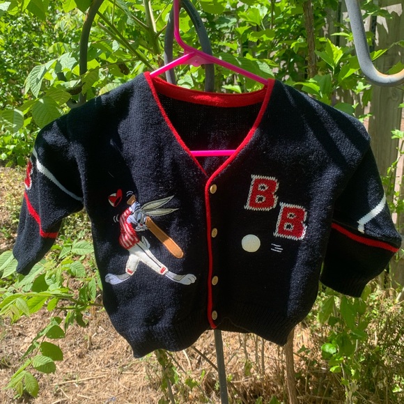 KiwiColored's tweet photo. So good I had to share! Check out all the items I'm loving on @Poshmarkapp from @thriftwithelly #poshmark #fashion #style #shopmycloset #vintage #nike #eddiebauer: https://t.co/pEwXNHkSTr https://t.co/ImIu2dw3iZ