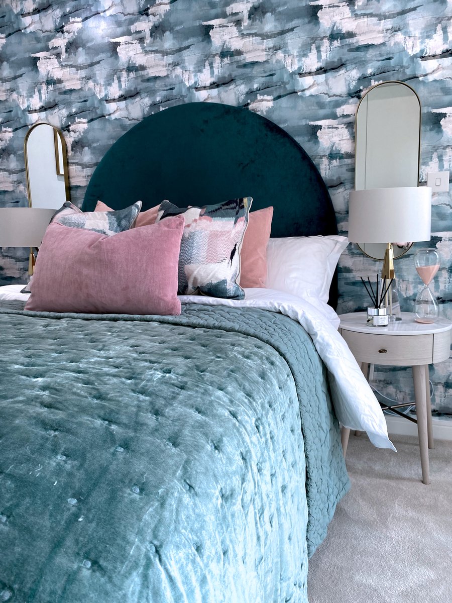 basefurnishings's tweet photo. This green bed looks so serene πΏπ§ββοΈ
Turn any bedroom into a tranquil oasis with a little inspiration from our catalogue ποΈπ
https://t.co/CcO8MKaOff
#mood #interiordesign #homeinspiration #showflat https://t.co/FrgZgRwgqZ