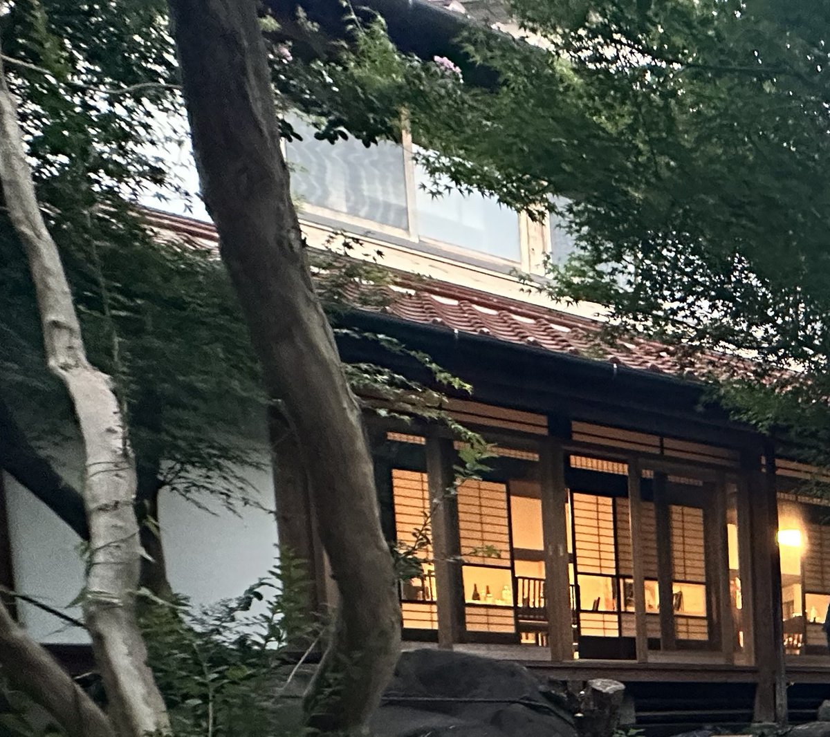RikigoTerrace's tweet photo. ＋力合テラスの夏の夕方の雰囲気もお勧めです✨大人数でのご利用が増えています。
ご親戚が集まるお盆でのご利用いかがでしょうか？
#レンタルスペース #古民家 #西熊本駅 
#力合テラス #japan #日本 #kominka
#撮影会 #浴衣 https://t.co/vAwwNnPMgc
