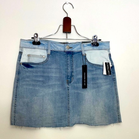 trendycircular's tweet photo. So good I had to share! Check out all the items I'm loving on @Poshmarkapp from @hannahlaurz #poshmark #fashion #style #shopmycloset #alexanderwang #dollhouse: https://t.co/Ix9kfBavpY https://t.co/Lj6lj55In5