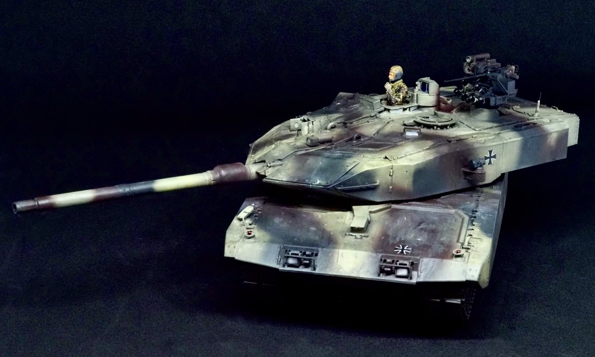 FuwakuT's tweet image. レオパルド2A7+完成。
ずっと中途半端にしてたから、何とかしなきゃと思ってましたが、ようやく。
レオパルドはメルカバと同じで、シリーズでいろいろ作りたいですね。
ウクライナ仕様も作ってみたいなぁ。

#プラモデル
#レオパルド 
#MENGMODEL