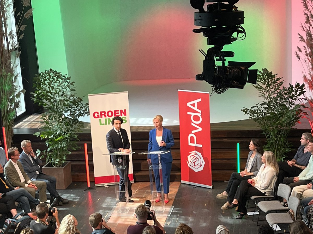 Heel mooi om erbij te zijn! #samensterker <a href="/groenlinks/">GroenLinks</a> <a href="/PvdA/">Partij van de Arbeid</a>