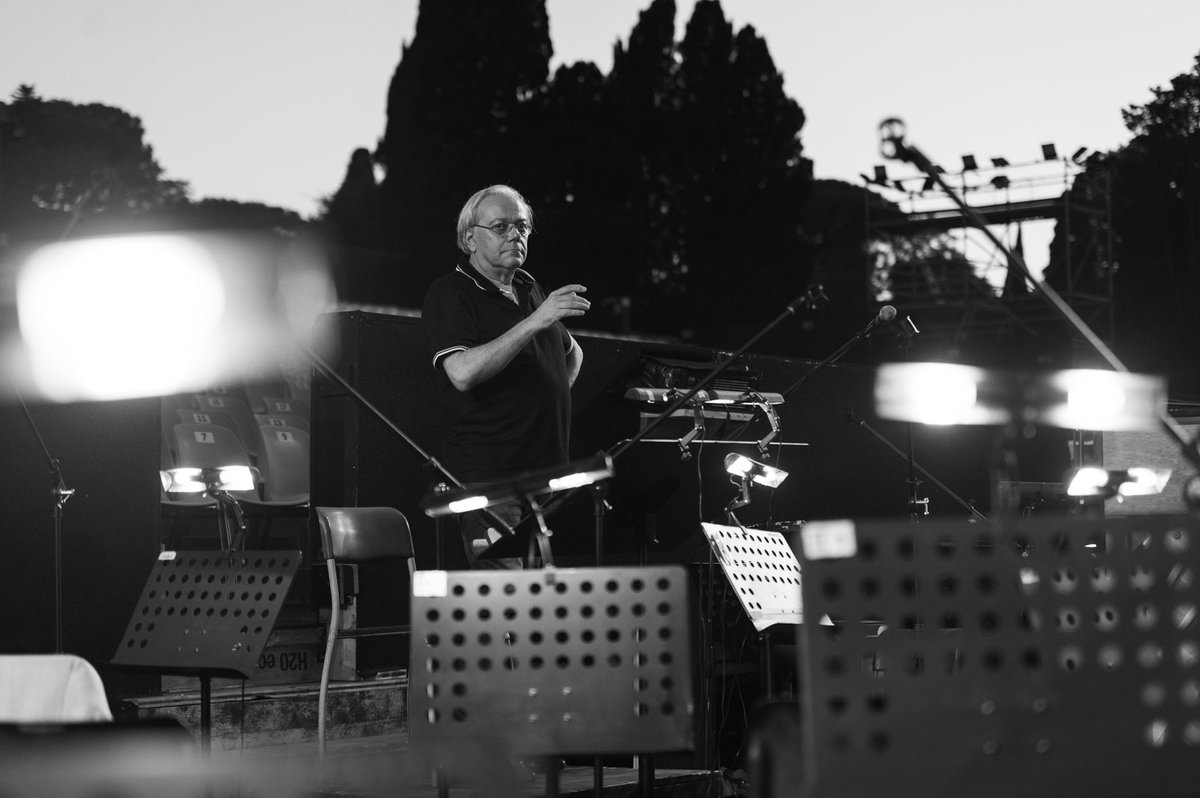 Le prove de “La traviata” entrano nel vivo: l’originale spettacolo di Lorenzo Mariani, che intreccia la storia di Violetta a reminiscenze felliniane, debutta il 21 luglio a Caracalla. Non mancate!

🔎gallery completa su ig/fb

Info e biglietti: operaroma.it/spettacoli/la-…