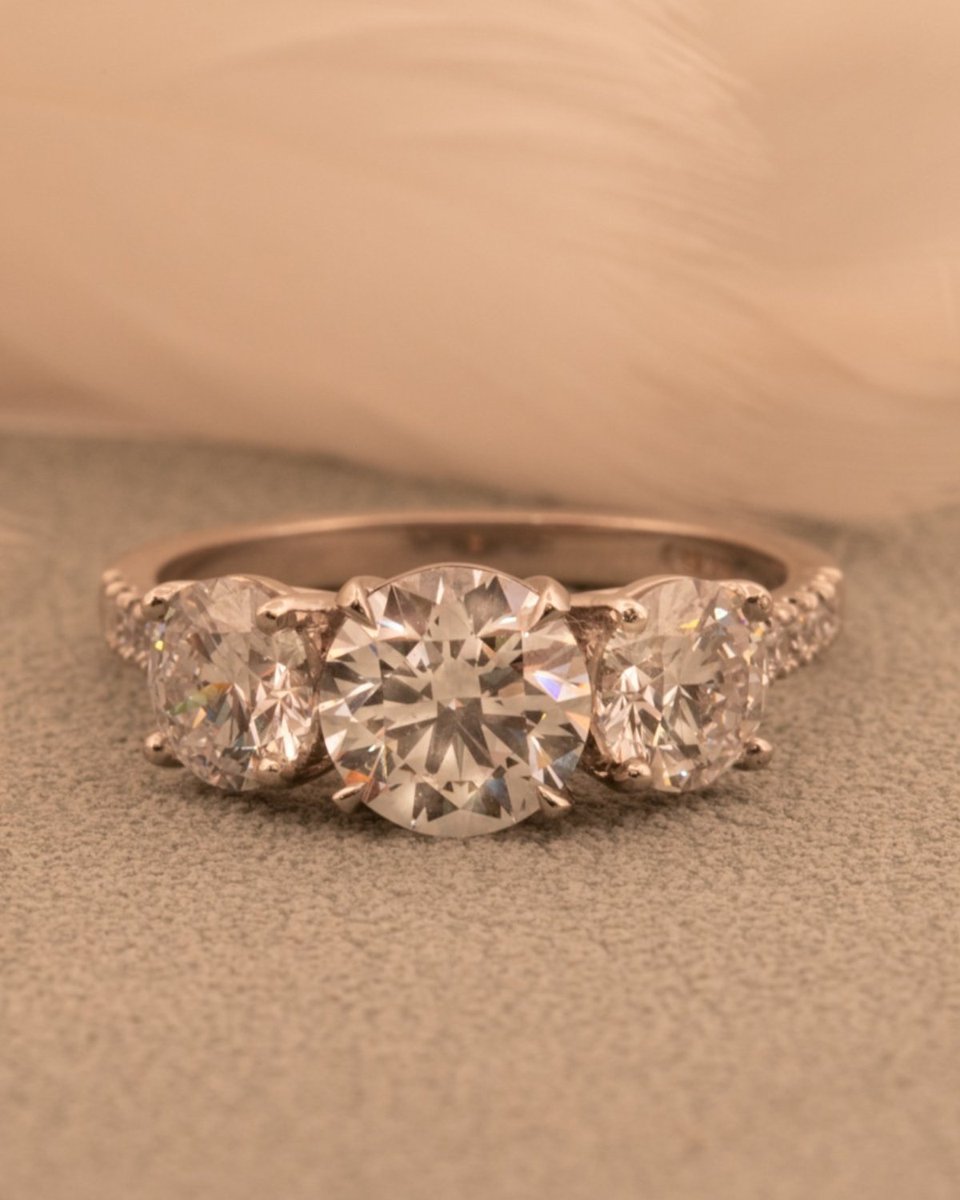 AngelicDiamonds's tweet image. 💍 Cantrell is once, twice, 3 times a beauty!

🛍 Cantrell: angelicdiamonds.com/three-stone-ro…

#AngelicDiamonds #EngagementRings #DiamondRings