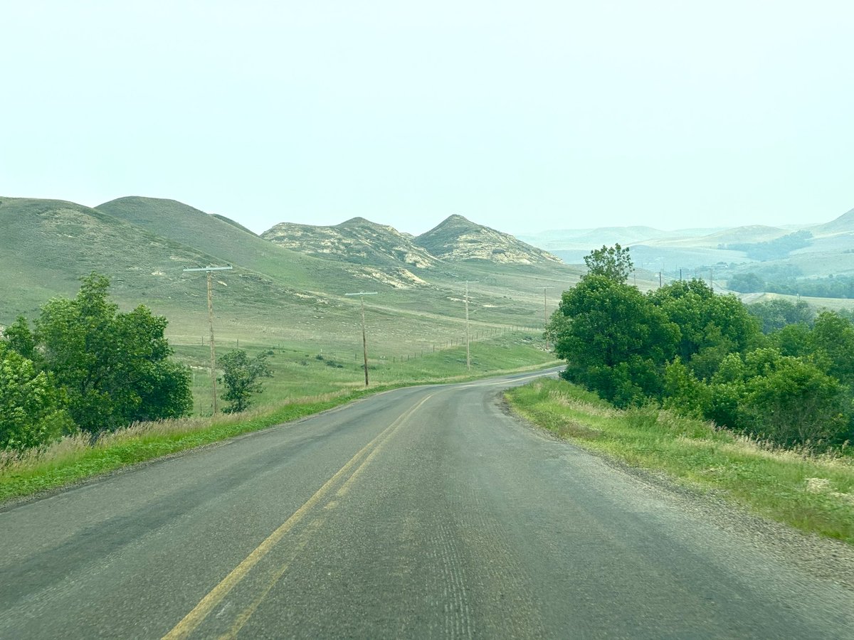 jefferystraker's tweet photo. Drove Saskatchewan highway 18 via Wood Mountain, Kildeer to Rockglen for a show. My first trip down there. Endless pastureland, rolling hills, ranch country, Sioux history and a nice historic park: beautiful! (&amp; still scraping grasshoppers off the car!)  #saskatchewan https://t.co/bdTu4cG3v8