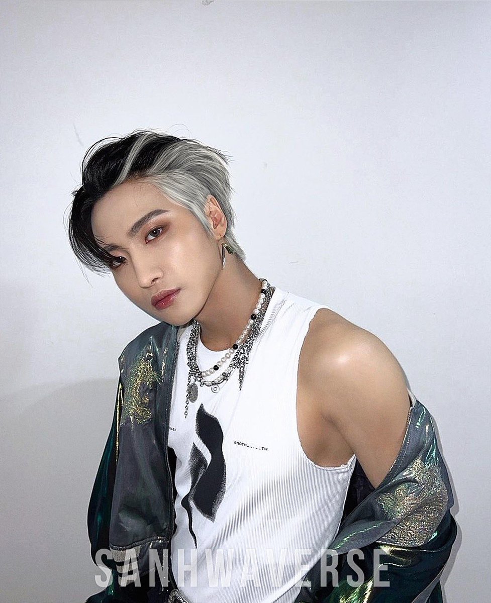 sanhwaverse's tweet photo. Shinestars please gather, I present to you: Oreo Seonghwa 🧎🏻‍♀️ https://t.co/ibWffUPqs2