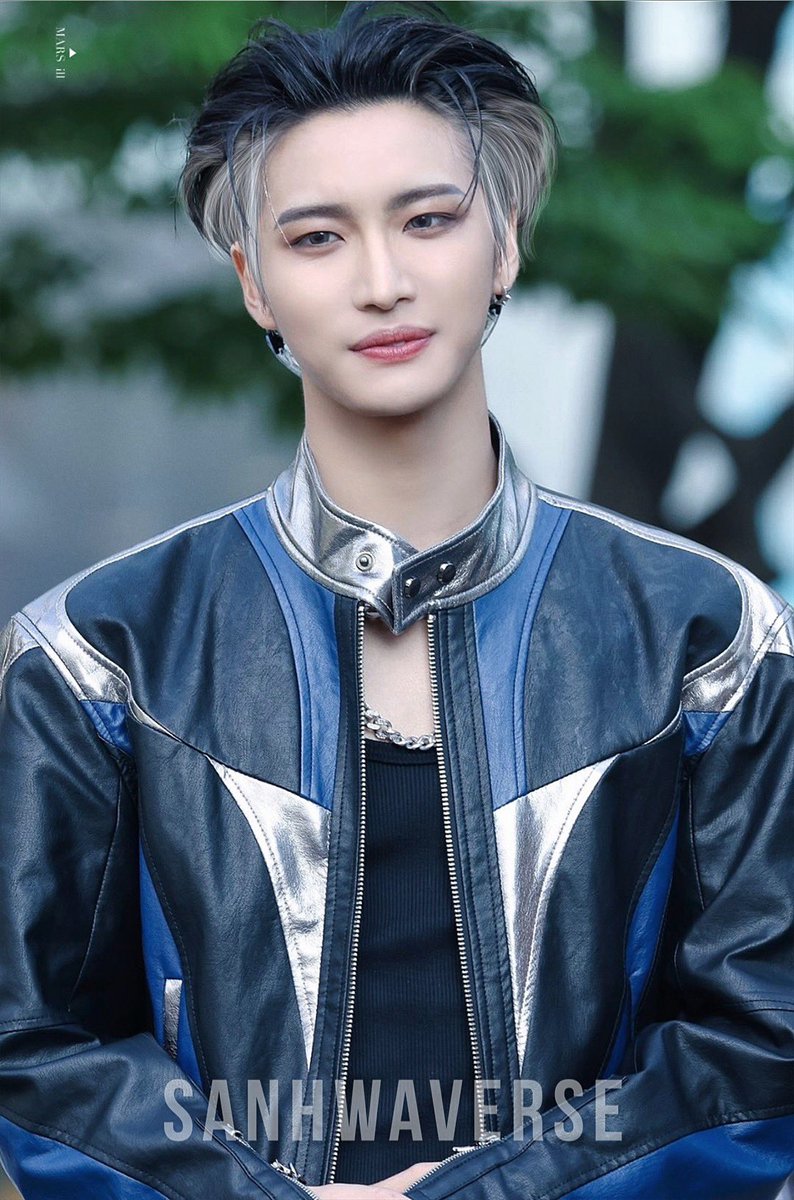 sanhwaverse's tweet photo. Shinestars please gather, I present to you: Oreo Seonghwa 🧎🏻‍♀️ https://t.co/ibWffUPqs2
