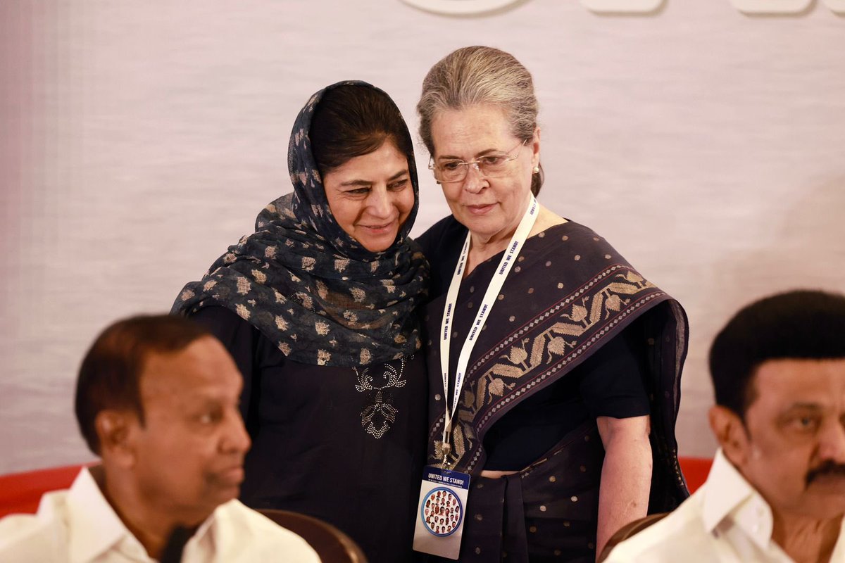 srinivasiyc's tweet photo. सभी साथ आ रहे है, मिलकर एक बेहतर भारत की बुनियाद रखने, जिसमे सभी के लिए प्यार, महंगाई से मुक्ति, बेरोजगारी की जगह न हो... https://t.co/QBhru7Z8Yx