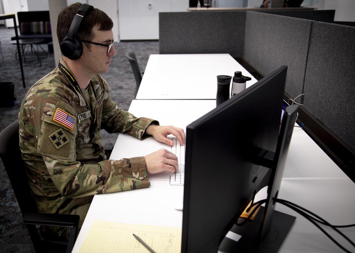rfemassala's tweet photo. 🇺🇸🇲🇱 Des e-mails de l'armée américaine ont été mal dirigés vers un opérateur Web au Mali par le biais d'une "faute de frappe" qui a révélé des informations très sensibles, notamment des documents diplomatiqu et des infos personnelles sur des responsables. #arabintelligence https://t.co/KEfZmEUOQ3