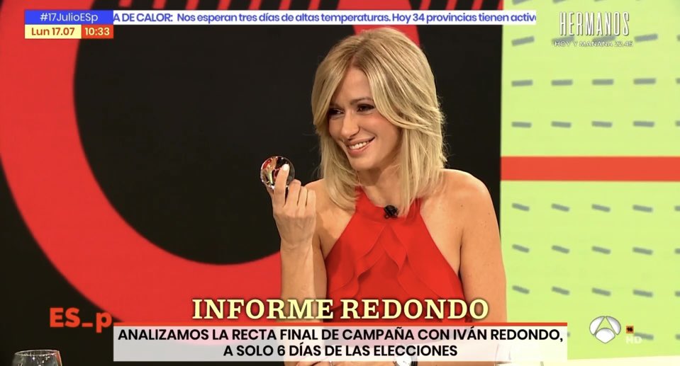 thewarroomblog's tweet photo. Así termina la Segunda Temporada #InformeRedondo 
Muchas emociones con @susannagriso #LaBolaDeCristal Homenaje a #Ibáñez y #ElRey ya está a buen recaudo. Graciasss por el seguimiento @A3Noticias @EspejoPublico https://t.co/3dg3rgeqno