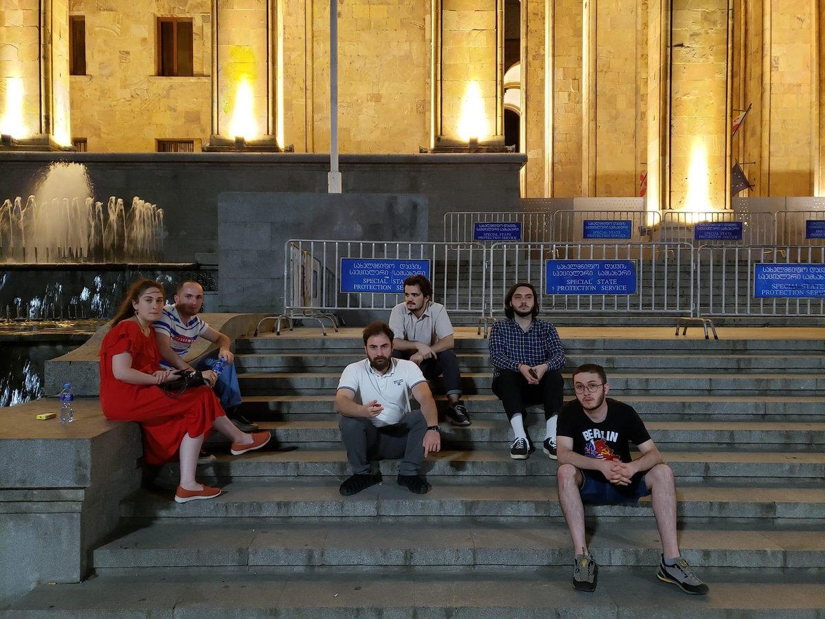 GEUTtoEU's tweet photo. #NotoRussia
1. Every day #stubbornresistance  at the parliament of Georgia-at 21:00!
2. Every day #stubbornresistance at the Autonomous Republic of Adjara- at 21:00!
stubbornly towards the #EU! ✌️🇬🇪🇪🇺
#Tbilisi
#Batumi
#freeLazare
#freeTornike
#ჯიუტიGeut https://t.co/Fo34jp7o4q