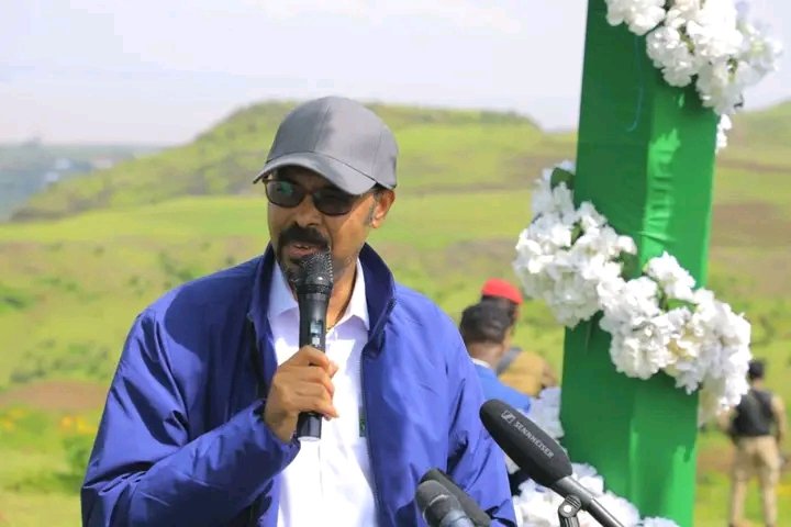 BahirdarC's tweet photo. የ2ኛው ምዕራፍ የመጀመሪያ ዙር የ���ንድ ቀን ጀንበር የአረንጓዴ አሻራ በባህርዳር ከተማ ዘንዘልማ ቀበሌ ጣና ዳር በሚገኘው ገላድ ተፋሰስ ላይ ተካሄደ። https://t.co/PiGpuxIP3n