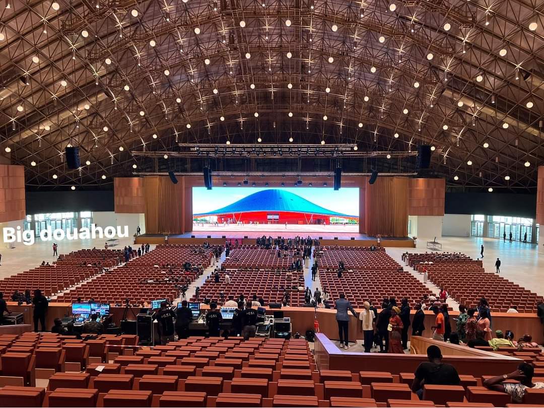GnaheDosso's tweet photo. 🇨🇮 #CIV225/PARC D'EXPOSITION D'ABIDJAN
La salle convention center du Parc des expositions d'abidjan  🇨🇮 https://t.co/HKb5hpMjMi