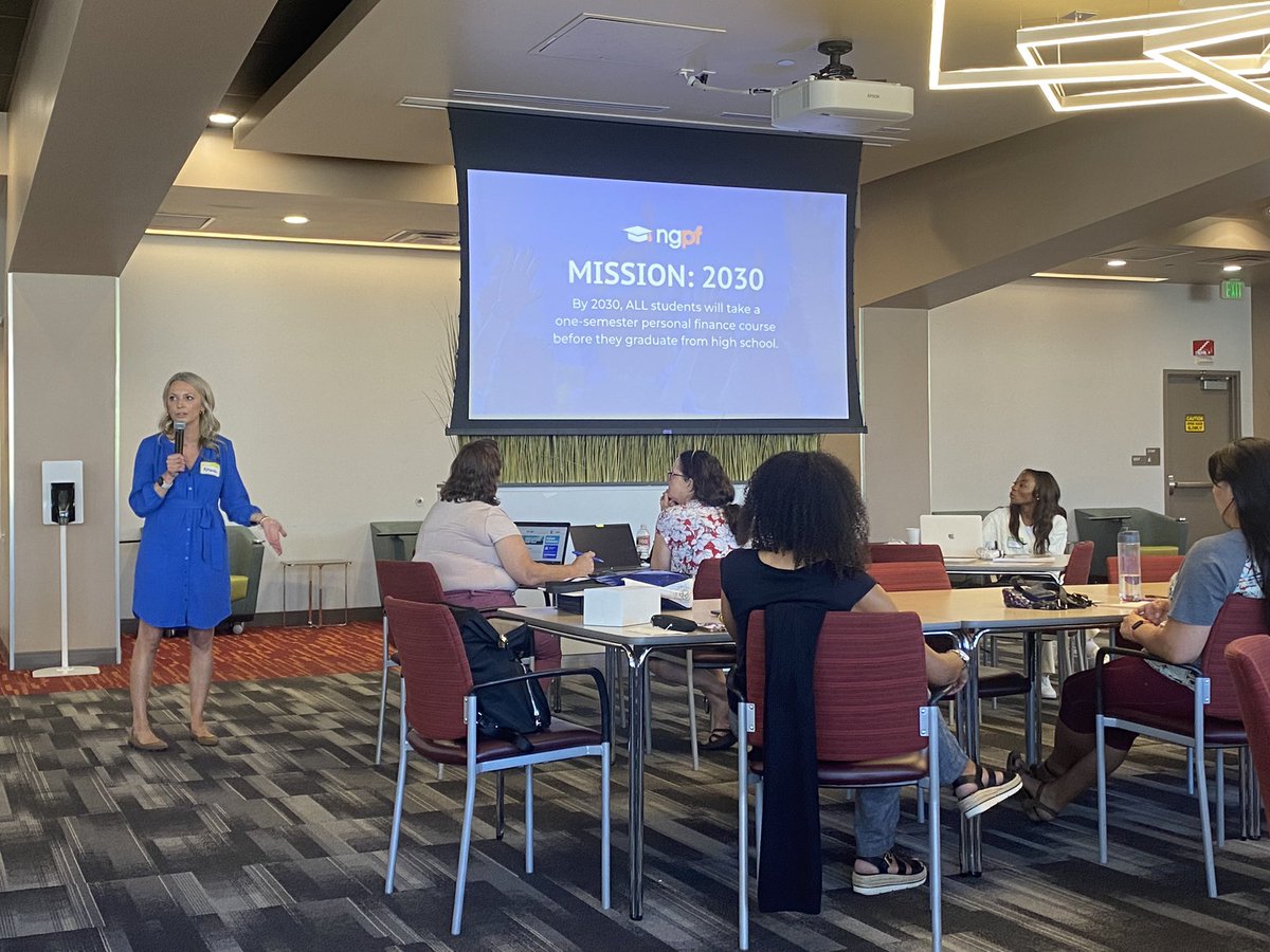 MrsCElliott's tweet photo. Super excited for @NextGenPF Denver FinCamp with @amandaevolz and Tori!! #lifelonglearner #personalfinance https://t.co/3w0FqN1DSU