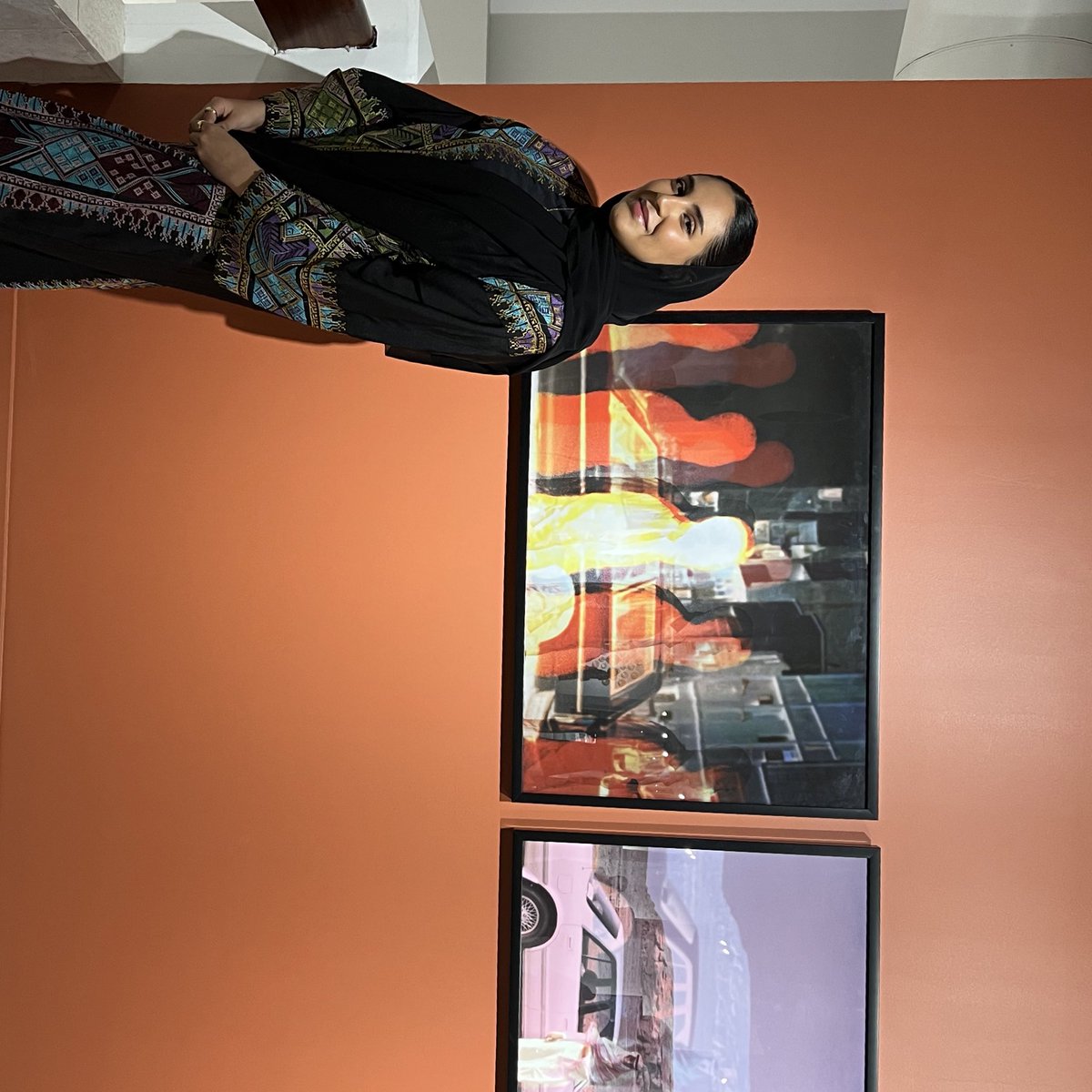shug4r's tweet photo. امس كان افتتاح معرض صيف 2023 في صالة الأمير فيصل بن فهد للفنون، الرياض. 
المعرض بتنظيم @miskartinst 

فخورة اني اعرض اعمالي بجانب اعمال فنانيين قديرين ✨🩷 https://t.co/g52nXZBFsQ