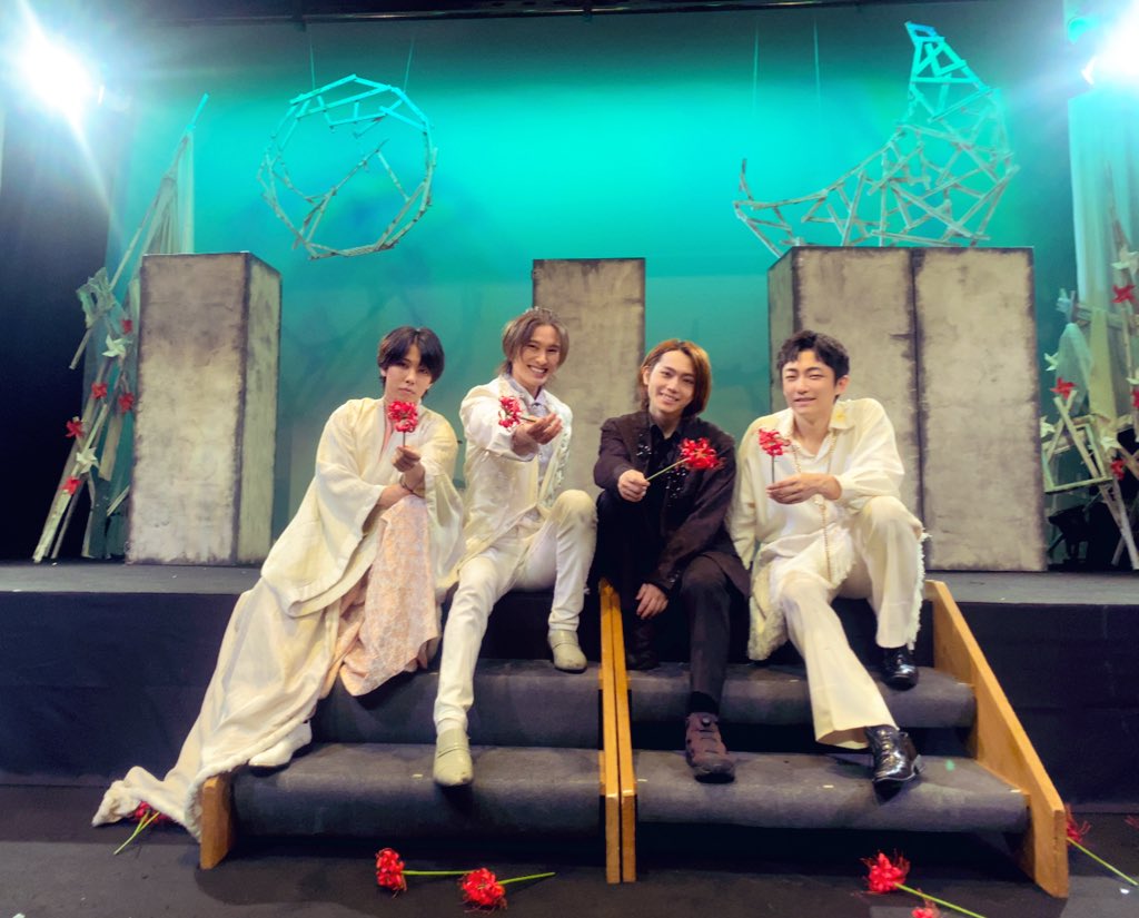 _KAWAIKENTARO_'s tweet photo. 舞台「#ハムレット」
全公演終わりました！！

初のシェイクスピア作品でした。
今回も素敵な座組に恵まれて毎日楽しかったです！またどこかで！！

「さぁ前進だ！！静かに進め！」

フォーティンブラス/ 河合健太郎🤴🏻🇳🇴 https://t.co/DcO7er8uF3