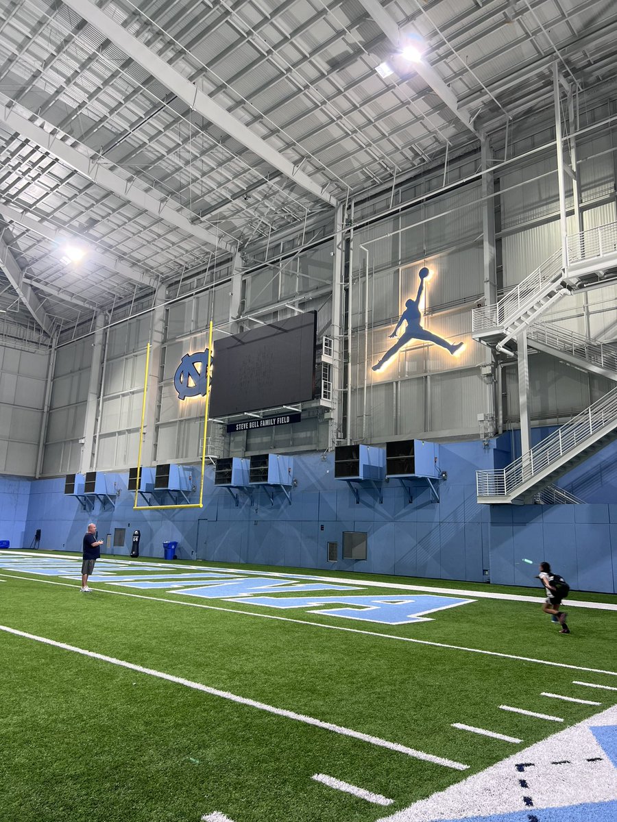 _kjhennessy's tweet photo. I had a great 3 days at UNC soccer camp and I throughly enjoyed meeting so many more people. I was able to talk to a lot of great players/coaches and learn quite a bit. I’m putting in the work in and will definitely be back next year!! #uncws #chapelhill #womenssoccer https://t.co/HCIuzNVYbF