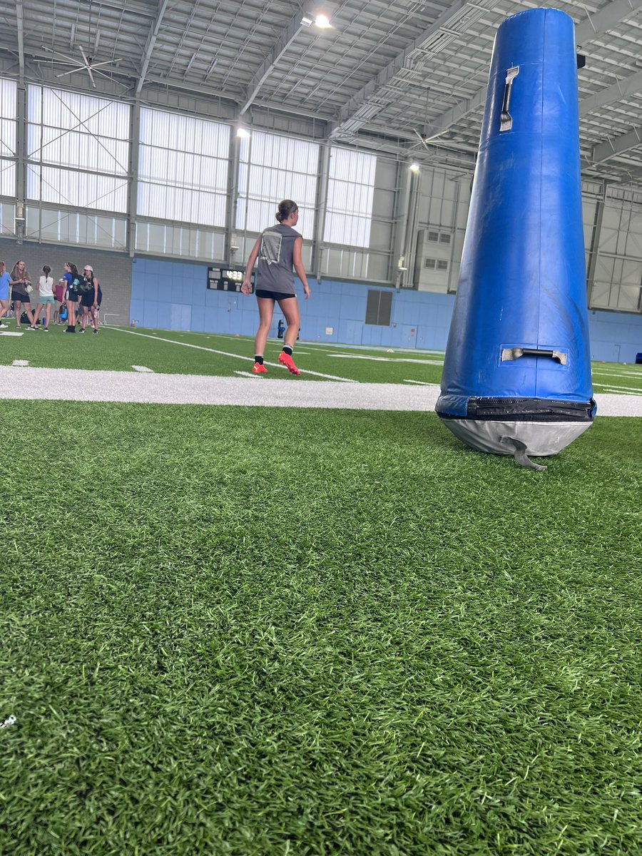 _kjhennessy's tweet photo. I had a great 3 days at UNC soccer camp and I throughly enjoyed meeting so many more people. I was able to talk to a lot of great players/coaches and learn quite a bit. I’m putting in the work in and will definitely be back next year!! #uncws #chapelhill #womenssoccer https://t.co/HCIuzNVYbF
