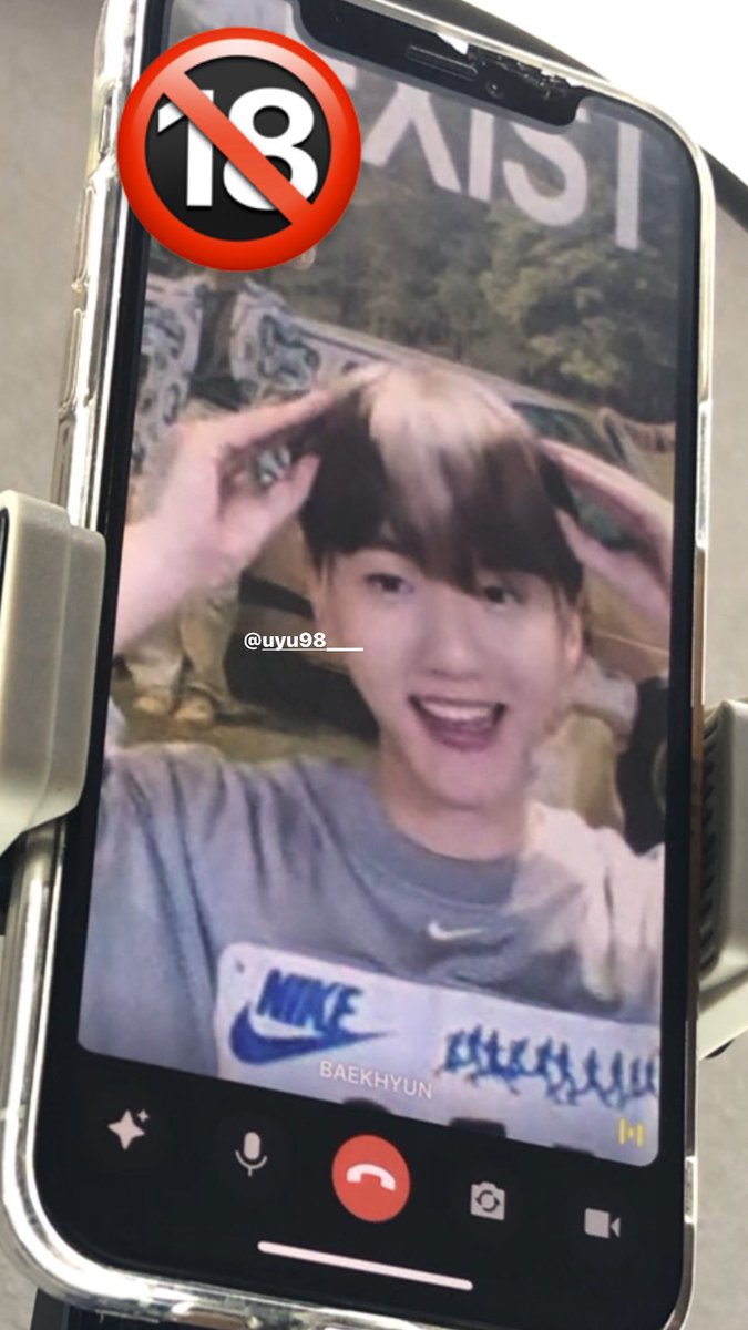 Bbhgap's tweet photo. 백현이 강아지피스 달인이네 https://t.co/HtURecftIi