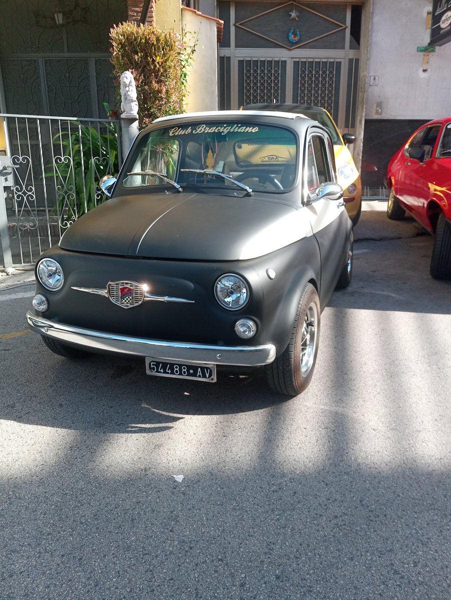 panino75's tweet photo. @Foxzie_RBLX I also have two ideas for two classic cars.
I'm the old fiat 500
and back from the future delorean
the cost could be 27 thousand dollars for the fiat 500
and 178 thousand dollars the delorean https://t.co/wa8CAnQBhA