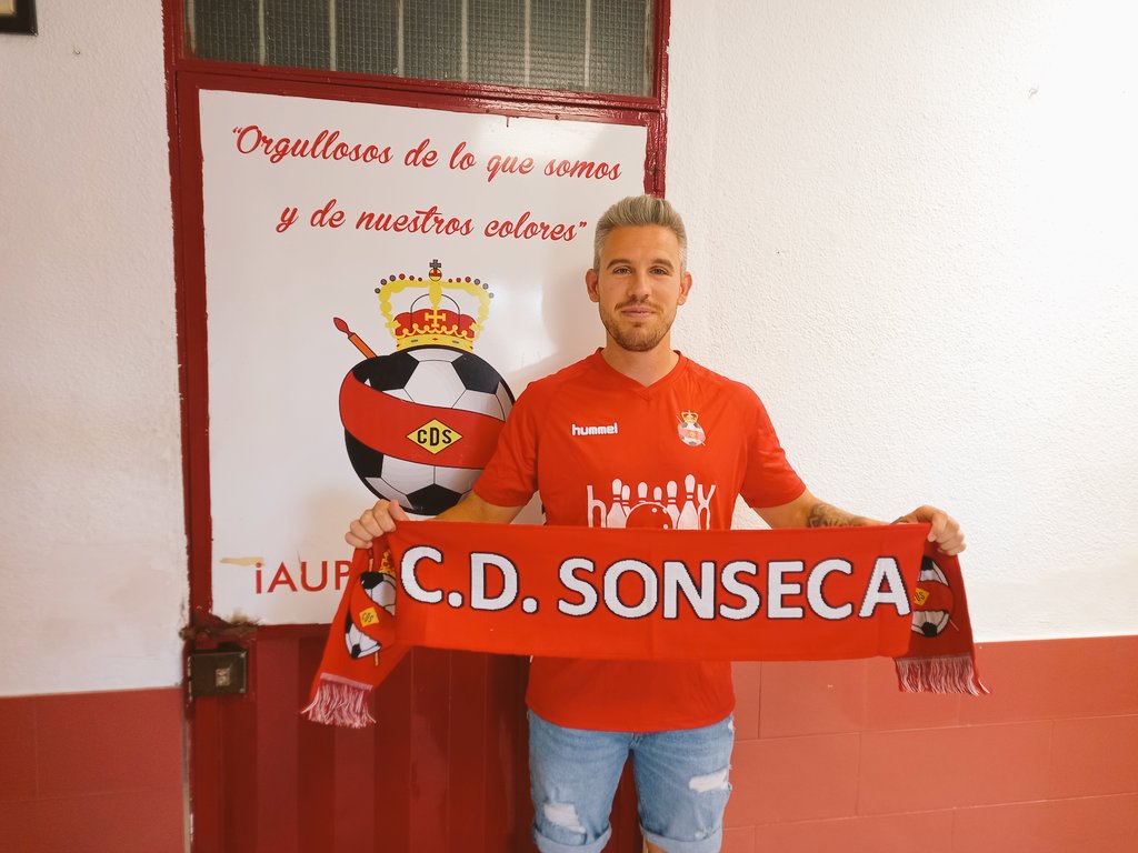 CDSonseca's tweet photo. 😜 𝘿𝘼𝙉𝙄 𝙈𝙐Ñ⚽𝙕 ⚡

#AupaSonseca  #CDSonseca  #HemosVuelto 🔴 https://t.co/ulUEWbPoW1