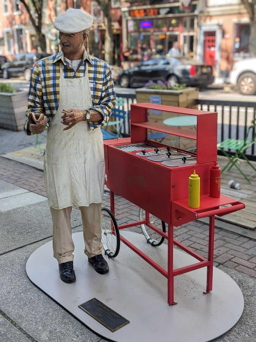 cfbernardo's tweet image. We've had the honor of coordinating the placement of sculptures by world renowned artist J. Seward Johnson in JC and now in Trenton. Next time you're in our state's Capital check out some of these amazing life-size works of art throughout the downtown! @NJGov @trentondowntown