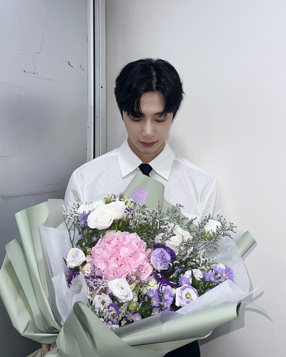 monstaxjournal's tweet photo. #Chaestagram 📸🐢 23.07.17 
🐢: Thank you for entrusting Sundays to me Inkigayo 🌸 https://t.co/GLwfc2lSSy
