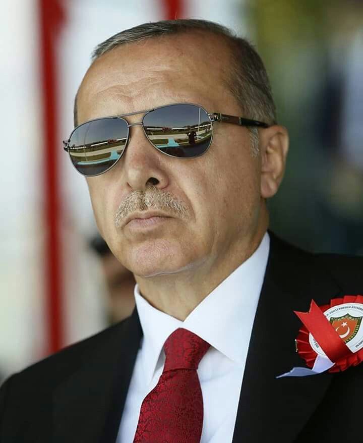 Bunlarda gelir geçer #Reis'im
Sonuna kadar seninleyiz
<a href="/RTErdogan/">Recep Tayyip Erdoğan</a>