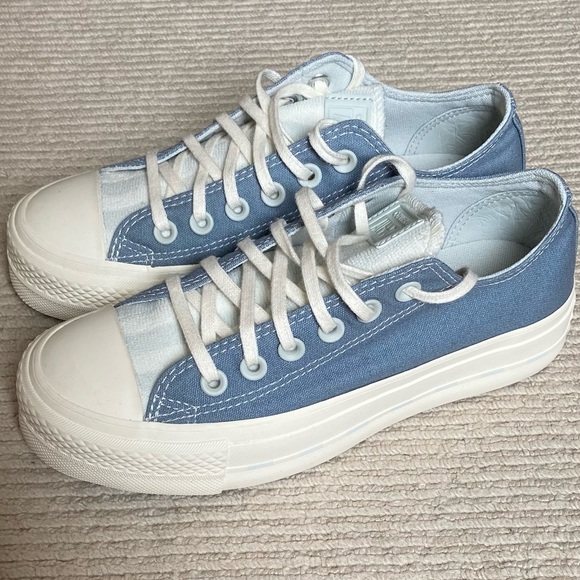AltheaChambers's tweet photo. So good I had to share! Check out all the items I'm loving on @Poshmarkapp #poshmark #fashion #style #shopmycloset #converse: https://t.co/9TSXS6VqsR https://t.co/UpuIMI4vEQ