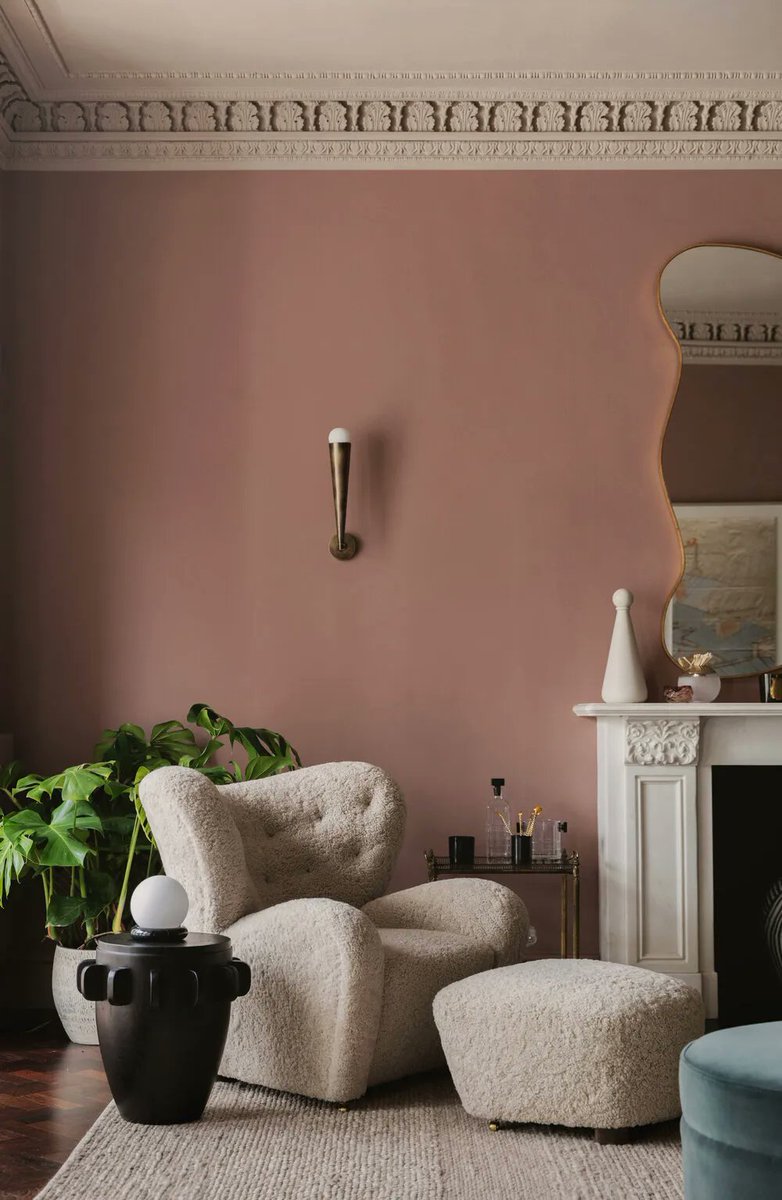 Clement_Browne's tweet image. Beautifully comforting, statement-making yet soft, and undoubtedly timeless, dusky pink is a lovely choice for your colour palette. It offers a wonderfully delicate look that is versatile and surprisingly sophisticated.

#pinkinterior #pinkhome #homedecoration #apartmenttherapy