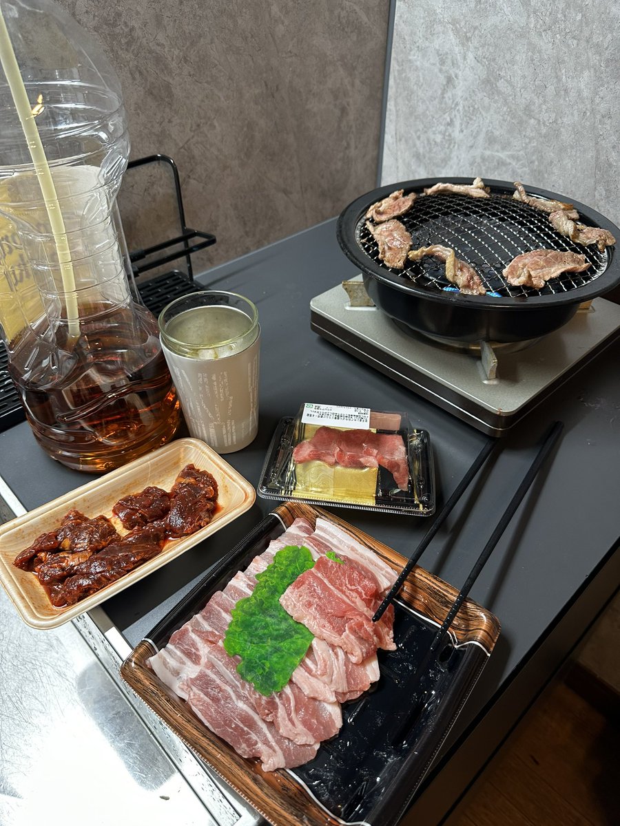 oooshinnn's tweet photo. 最近毎日料理中にハイボール飲んでたら「キッチンに立つと酒が飲みたくなる」という変な回路が繋がってしまった https://t.co/Cn6zanoMGt