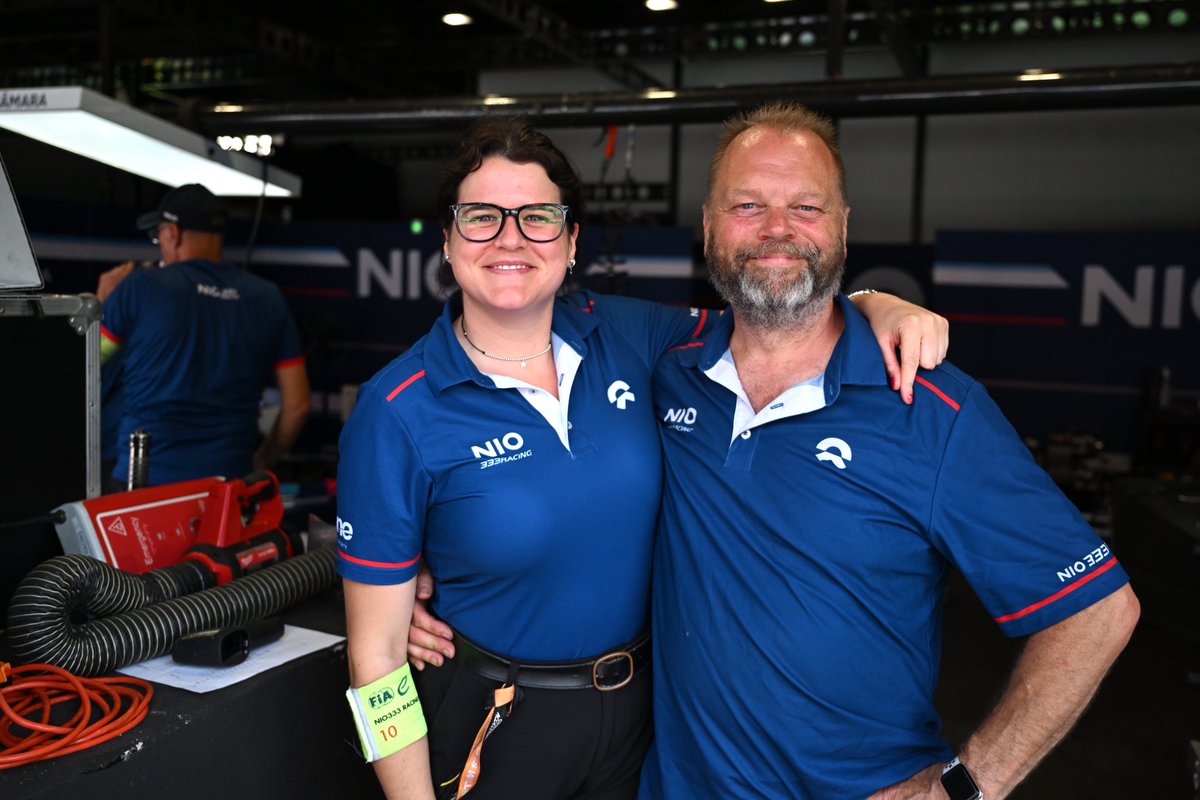 Gracie, Roma! 💙🇮🇹🙌

#NIO333FE #FormulaE #RomeEPrix #Racing #Motorsports #Rome #Teamspirit #Teammates