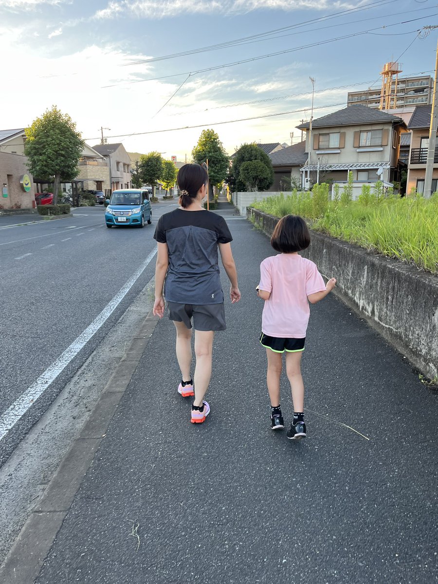 scr_dai's tweet photo. 家族とラン&amp;ウォーク

左足の骨折が治ったばかりの嫁さんは、ウォーキングのみ。 https://t.co/Xm1SplcDWc