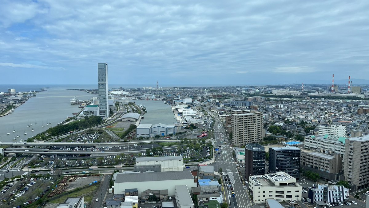 hamuhamu0358's tweet photo. 新潟市、ちゃんと都会じゃないですか…
新潟日報メディアシップより
次は夜の景色も見たいな https://t.co/zgxk38Y7g1