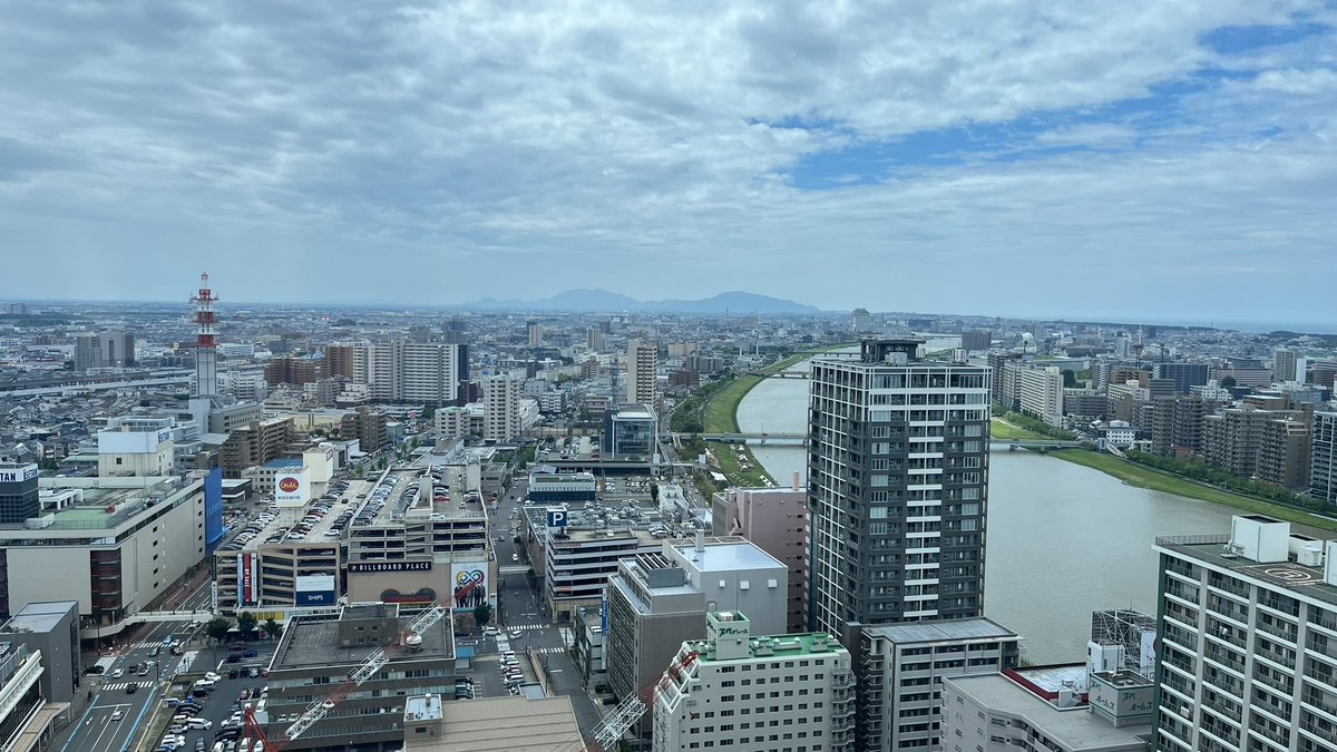 hamuhamu0358's tweet photo. 新潟市、ちゃんと都会じゃないですか…
新潟日報メディアシップより
次は夜の景色も見たいな https://t.co/zgxk38Y7g1