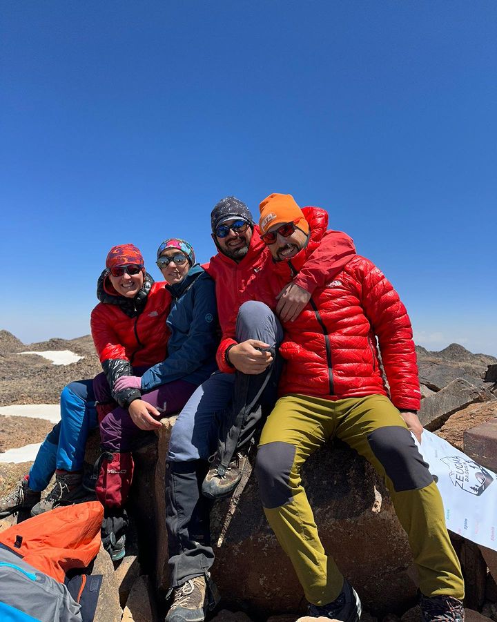 Üyelerimiz sevgili Derya ve Tekin Toprak , süphan tırmanışını başarıyla tamamlamışlardır.
Kendilerini tebrik ediyor, başarılı faaliyetler diliyoruz.
Nice güzel tırmanışlara