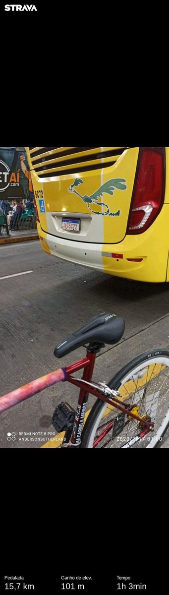 anderson_suther's tweet photo. Este "motorista" jogou a bicicleta dentro do bagageiro!!! 
DICA: Coloquem u-lock's ou correntes, prendendo a bicicleta nas barras de metal dentro do bagageiro! Assim, eles não terão como derrubar, arrastar, empurrar ou jogar a bicicleta...
👎🏾  #wemobi 

 https://t.co/JdZOPO0iuf https://t.co/TDEalMYbNu