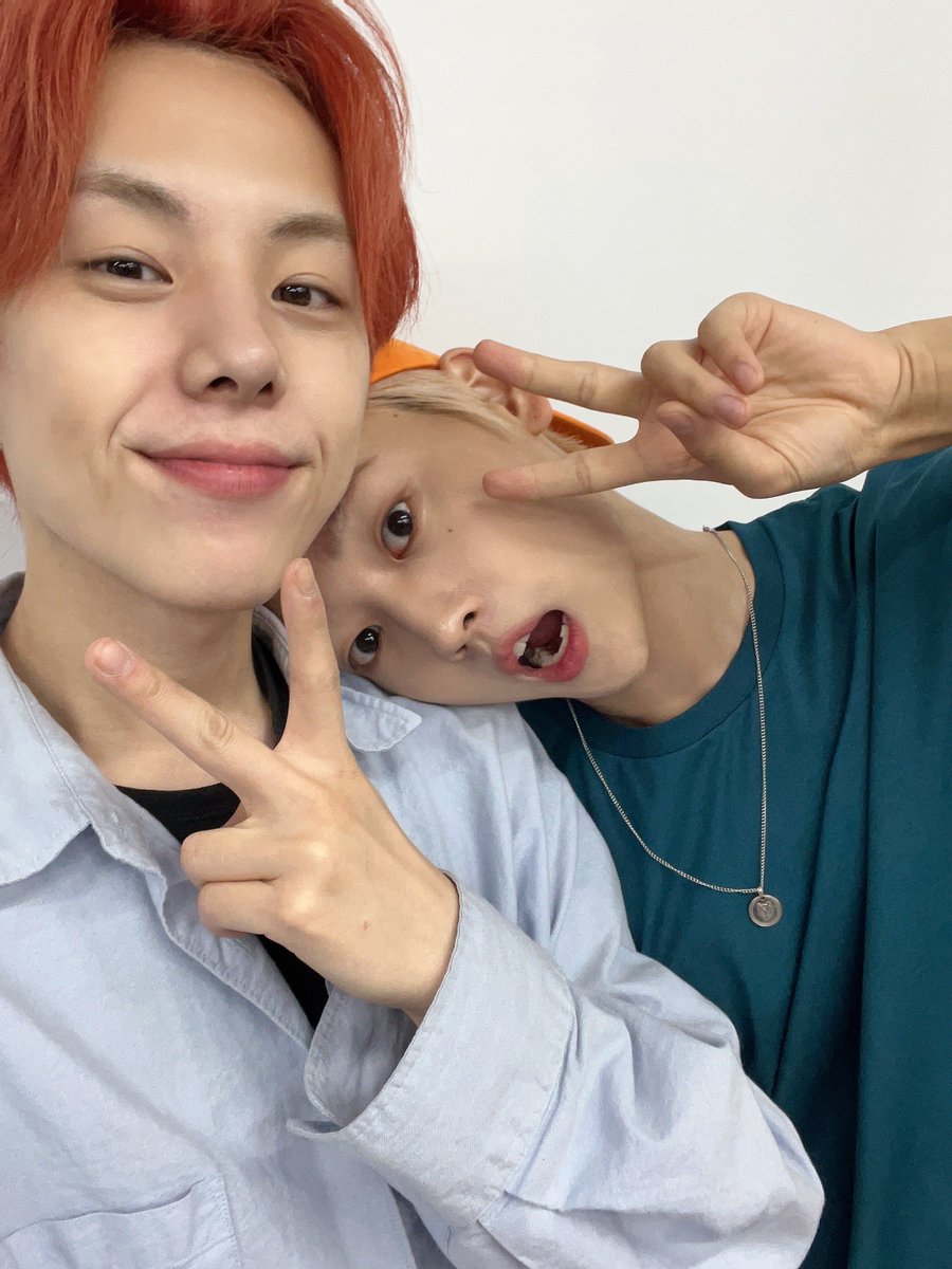 WEi__Official's tweet photo. 고슴도치여도 꼭 안아주고 싶은 귀여운 댄디 캉디🦔
월요병도 큐티카리스마 대현이와 석화랑 이겨내보아요💛

#위아이 #WEi
#장대현 #강석화
#JANGDAEHYEON #KANGSEOKHWA
#Eternally #질주 #OVERDRIVE https://t.co/9kX784AqJm