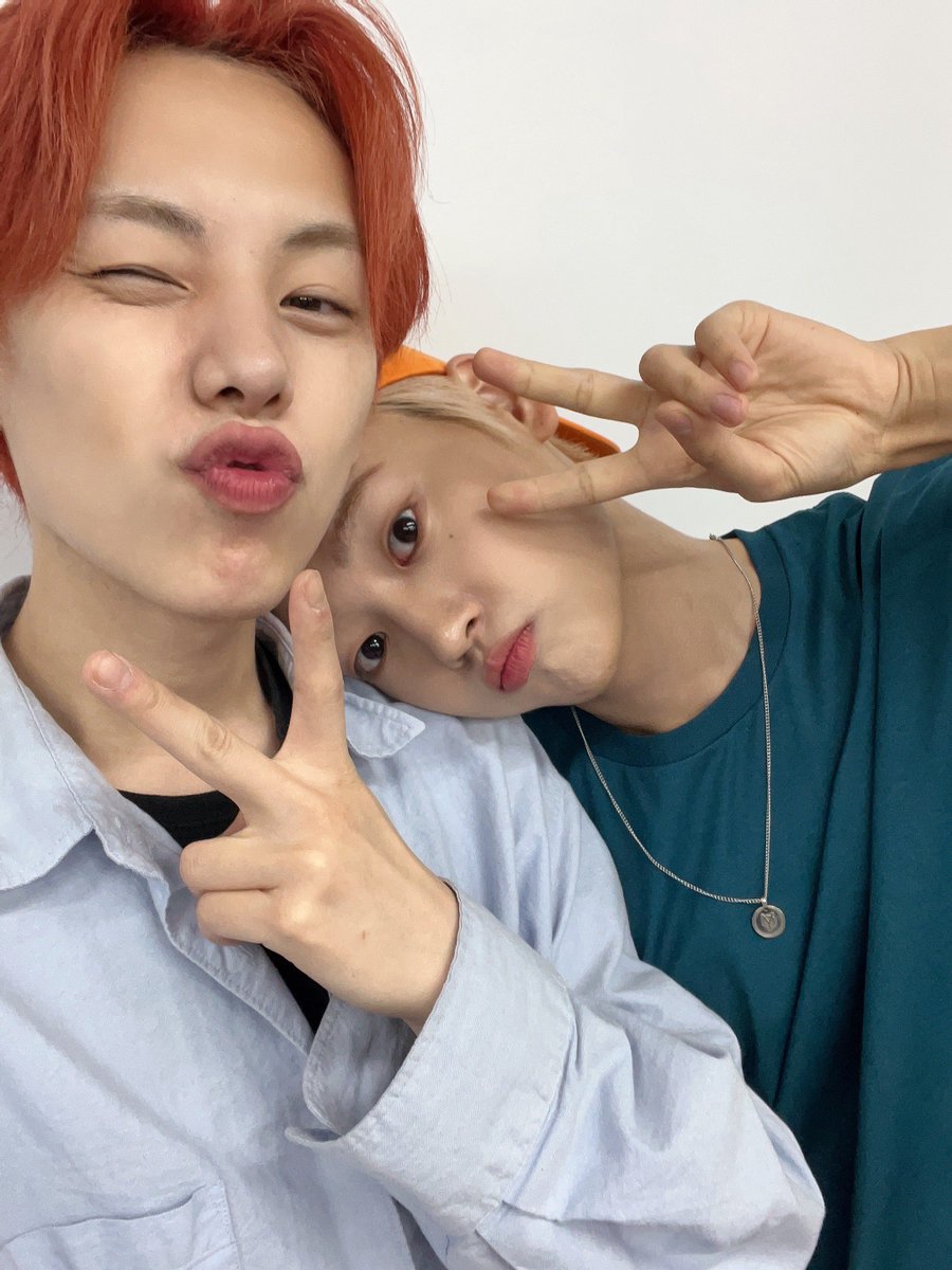 WEi__Official's tweet photo. 고슴도치여도 꼭 안아주고 싶은 귀여운 댄디 캉디🦔
월요병도 큐티카리스마 대현이와 석화랑 이겨내보아요💛

#위아이 #WEi
#장대현 #강석화
#JANGDAEHYEON #KANGSEOKHWA
#Eternally #질주 #OVERDRIVE https://t.co/9kX784AqJm