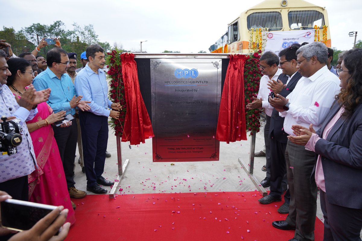 MPLGroup2's tweet photo. A quick throwback to the momentous last weekend when MPL Group launched its Logistics Hub at Chityal, Nalgonda District to contribute to the state's infrastructure needs to revolutionize the industry.
#MPL #MPLGroup #IssiParHaiBharosa #logistics #logisticshub #LogisticsPark https://t.co/euLvoOiGKa