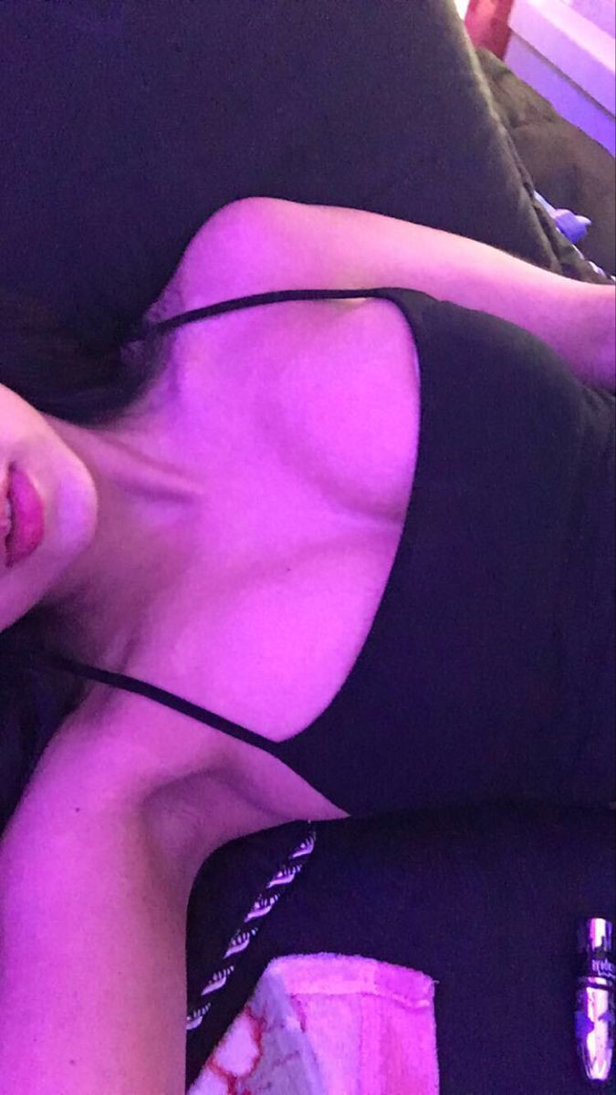 pari3a2002's tweet photo. رنگ رژ دیشبم واقعا دوس داشتم 🤝🥲��️ https://t.co/hw8G2uwCw3