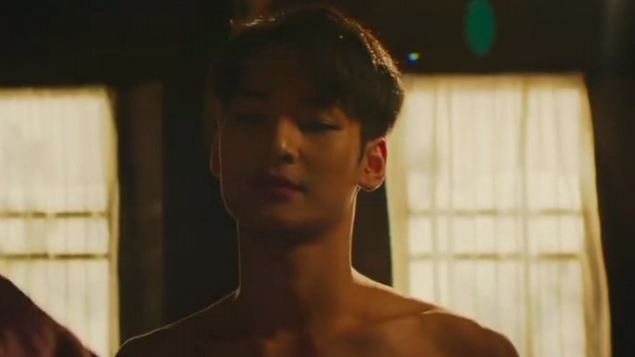 Aomsxn2000's tweet photo. แมนสรวงหน้าตาเป็นยังไง?
"หน้าตาจี๊ดจ๊าด จัดจ้าน เปรี้ยว แล้วก็ขรึม ดุ"
ทั้งหมดที่ว่ามา มีครบในตัวเขมเลยแฮะ 55555 รอรับชมพร้อมกัน 24 สิงหาคมนี้ ทุกโรงภาพยนตร์
@Nnattawin1 ; #Nnattawin
#MakeInSongWat #ManSuang https://t.co/cyNdgW2wd0