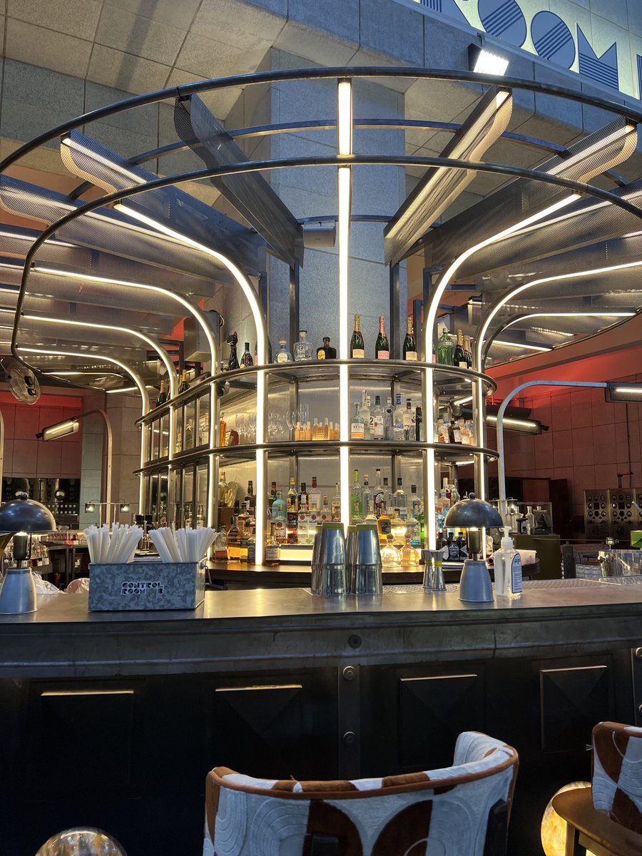 lostmyphoto's tweet photo. Nachdem der Hype um diese Bar etwas abgeklungen ist bekommt man zumindest Mittags einen Platz! #ControlRoomB https://t.co/sh7uc25RB4