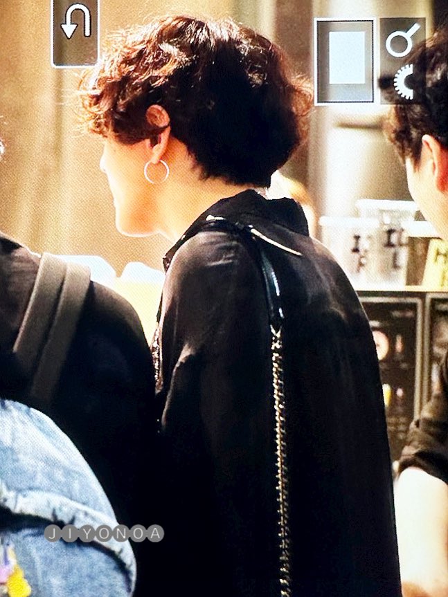 jiyonoa's tweet photo. 230717 KIX

@D_dong_ii 
#iKON  #donghyuk #DK #아이콘 #ドンヒョク https://t.co/Z4mzSFwErR