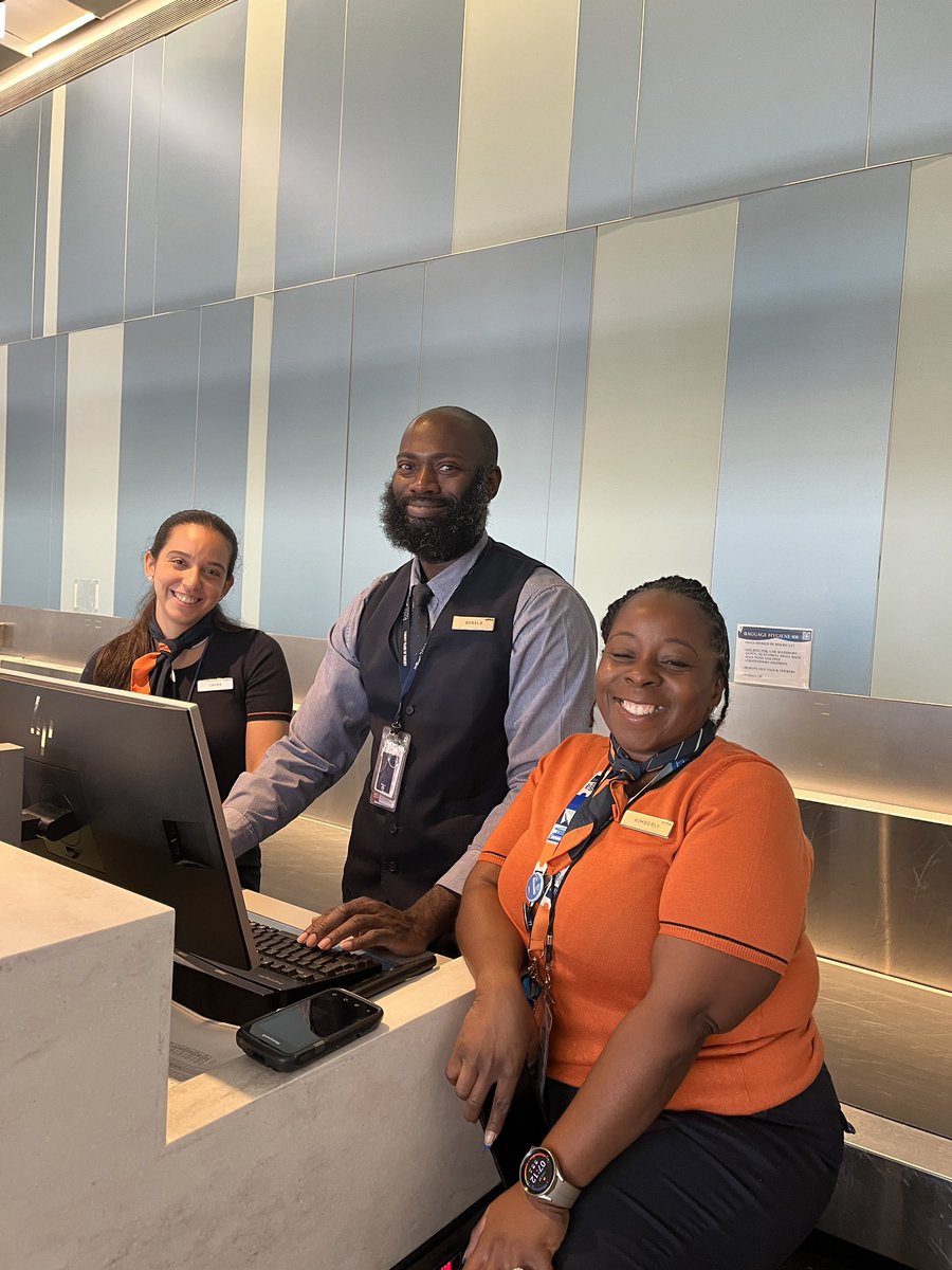 nataliemed's tweet photo. @JetBlue the only employees you need are these three superstars who went above and beyond for me. Kimberly, Laura, &amp; Gerald at the Charleston airport. https://t.co/R0wpc0eknY