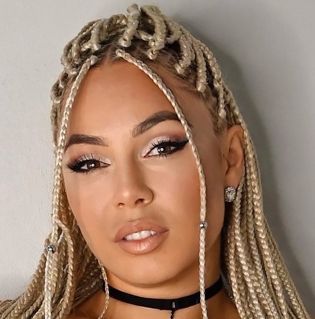 BODY PART QUESTIONNAIRE I want you to tell me, which body part 👀 you focus 🔎 on the most❓  back, front<a href="/tag/novaprofilovafotka"class="tags"><span>#novaprofilovafotka</span></a>