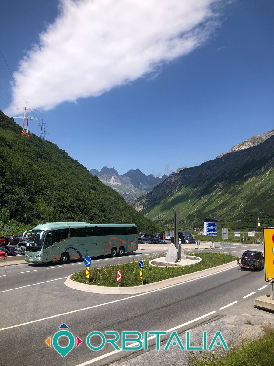Hemos hecho esta parada en plenos Alpes austríacos y no nos hemos resistido. ¡Nos encanta esta foto! Es un paisaje increíble. Nunca verás nuestras cocheras con todos los autobuses, ¡todo lo contrario!

¿A qué lugar maravilloso queréis que os llevemos?

#autobuses #ViajesEnGrupo